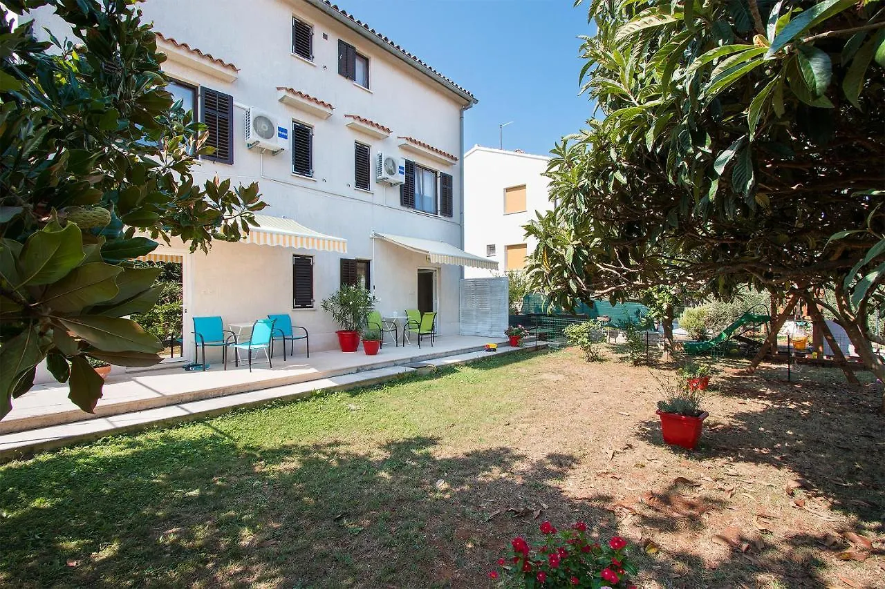 Marina House With Brand New Apartments Pula Croatia