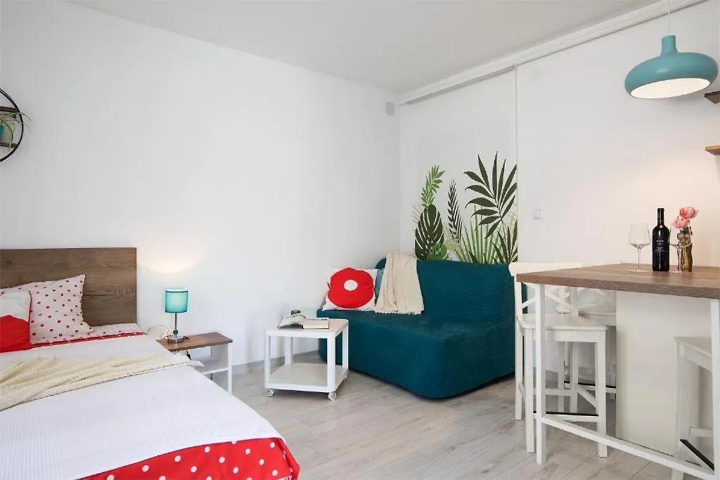 Marina House With Brand New Apartments Pula